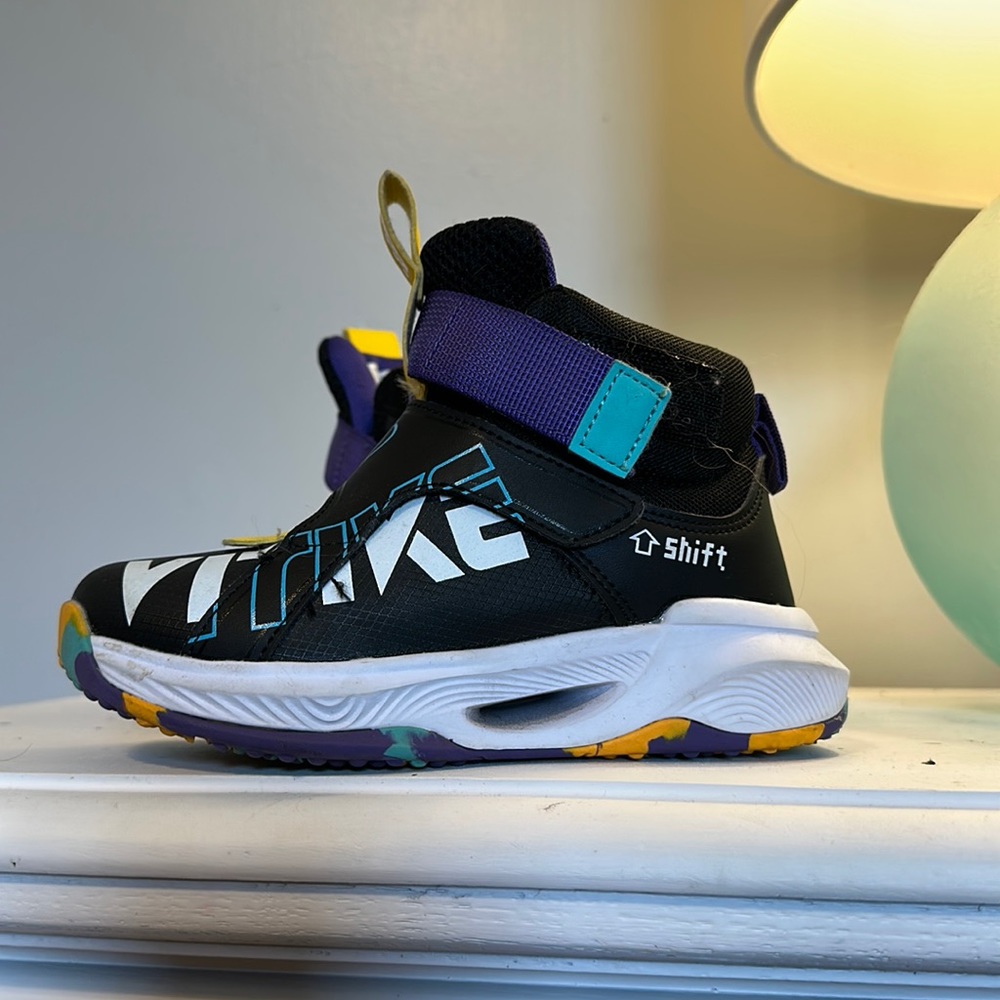 Boys Basketball Shoes